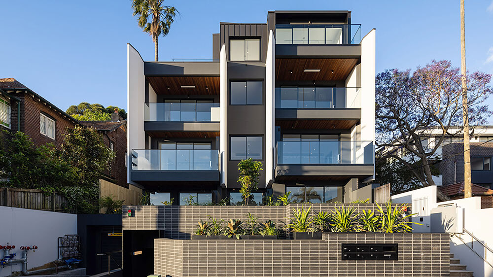 The Highbury Bay multi-residential apartment project in Neutral Bay’s leafy streets consists of 6 apartments across 4 levels. Credit: Simon Whitebread. Source Squillace Architects.