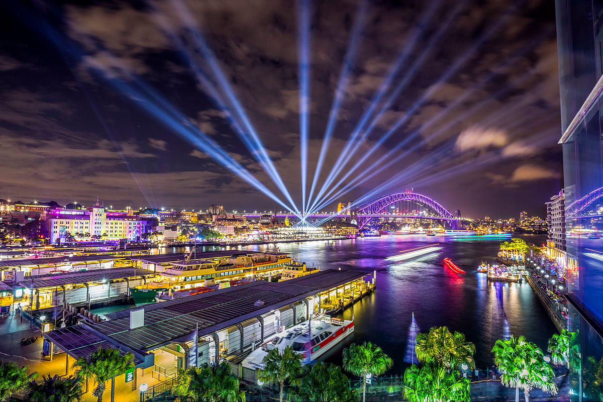 Views of the Museum of Contemporary Art and the Sydney Harbour Bridge during Vivid Sydney 2017. Credit: Destination NSW