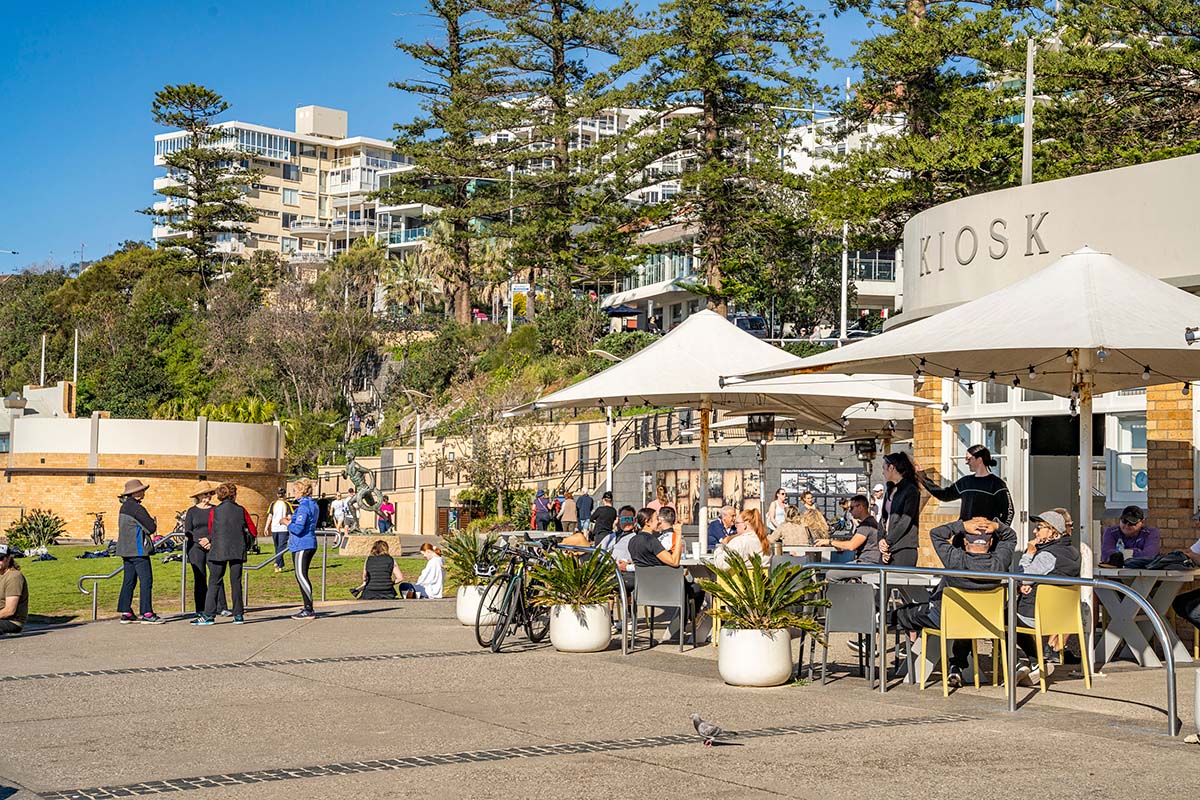 Café at Wollongong North Beach. Credit: Dee Kramer/NSW Department of Planning, Housing and Infrastructure