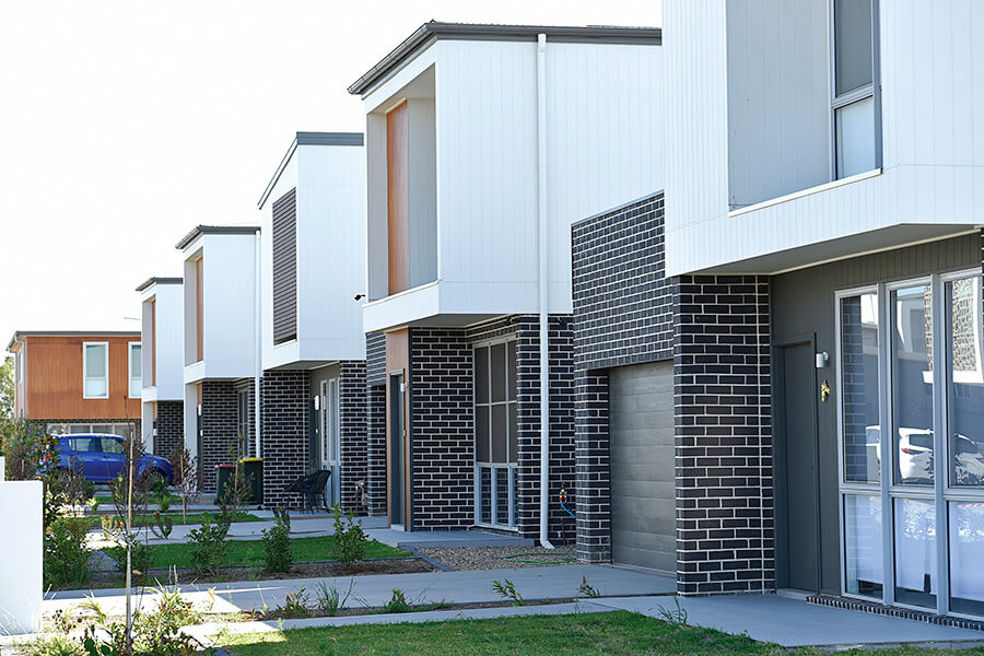 Townhouses in residential area at Gledswood Hills, South-West Sydney NSW. Credit: NSW Department of Planning and Environment / Adam Hollingworth